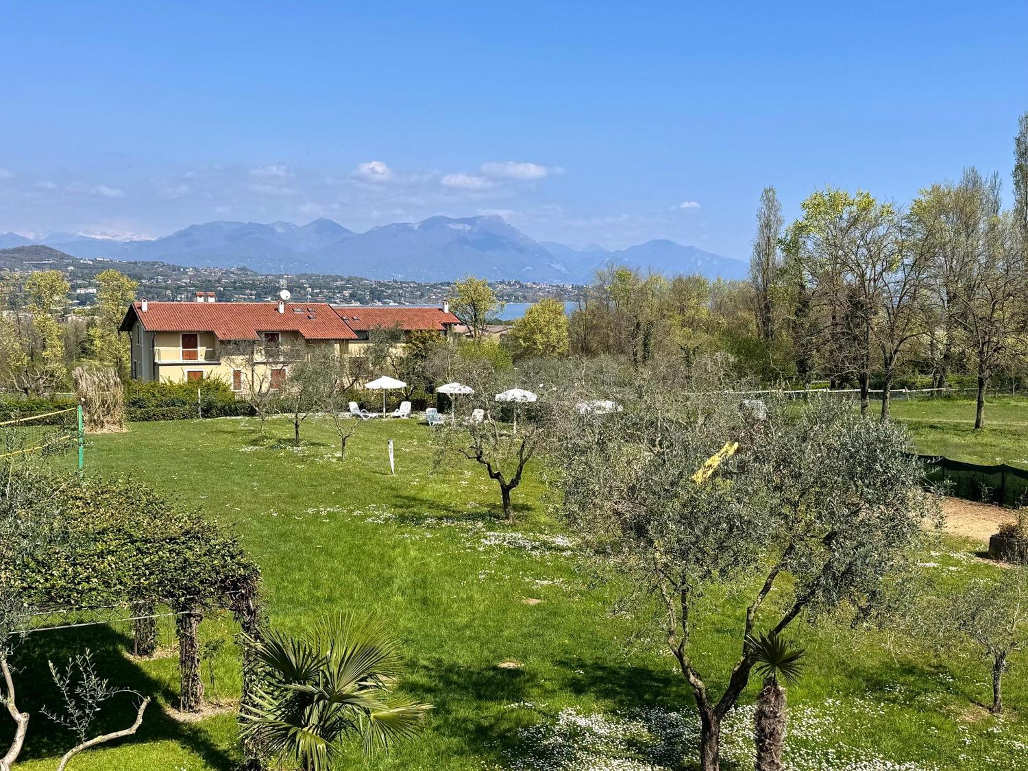 Agriturismo B&B Cascina Reciago Дезенцано-дель-Гарда Экстерьер фото