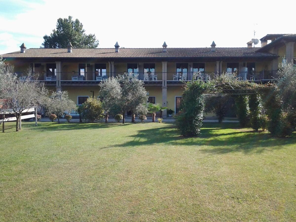 Agriturismo B&B Cascina Reciago Дезенцано-дель-Гарда Экстерьер фото